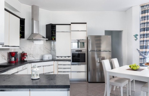 Petaloudes House | Holiday house Triánda for 1 - 12 persons with 5 bedrooms - Holiday house
