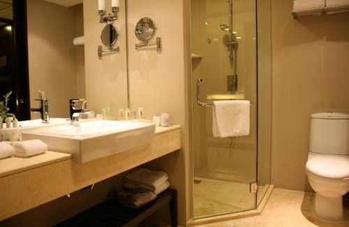 Xiaoxitian Hotel | Holiday Inn Beijing Deshengmen by IHG on 2nd Ring Road Extension 10-15 minute taxi ride to Shichahai Lama Temple Drum Tower Close to Beijing North Station for Badaling Great Wall Near Exit B Jishuitan Metro Line 2