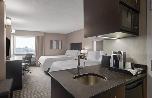 Calgary Hotel | Holiday Inn Calgary-Airport by IHG
