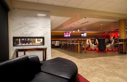 Greater South Side Hotel | Holiday Inn Des Moines-Airport Conf Center by IHG