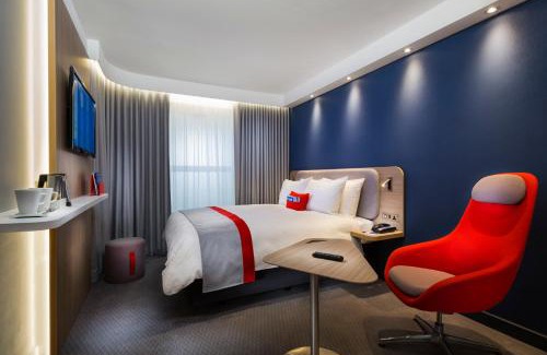 Velizy-Villacoublay Hotel | Holiday Inn Express Paris - Velizy by IHG
