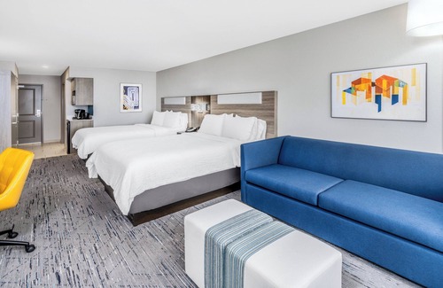 Colorado Springs Hotel | Holiday Inn Express & Suites Colorado Springs First & Main by IHG