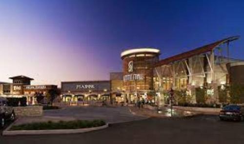 Fairlawn Hotel | Holiday Inn Express - Akron NW - Fairlawn by IHG