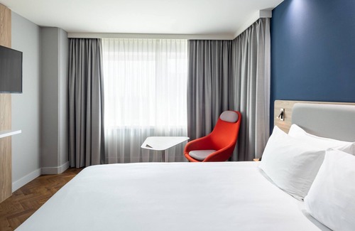 Bedrijventerrein Sloterdijk Hotel | Holiday Inn Express Amsterdam - Sloterdijk Station by IHG