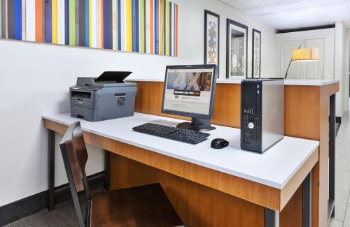 Three Rivers Hotel | Holiday Inn Express and Suites Three Rivers by IHG