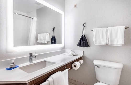 Kent Narrows Hotel | Holiday Inn Express Annapolis East-Kent Island by IHG