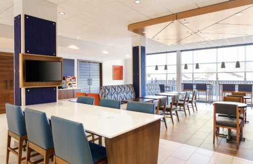Pumphrey Hotel | Holiday Inn Express Baltimore - BWI Airport NE by IHG