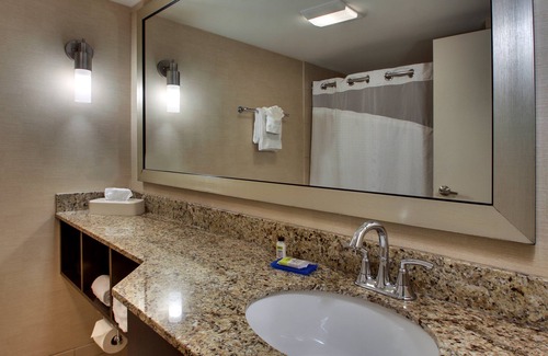 Hanover Hotel | Holiday Inn Express Baltimore-BWI Airport West by IHG