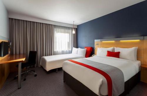 Redditch Hotel | Holiday Inn Express Birmingham Redditch by IHG