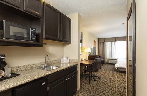 Bloomington Hotel | Holiday Inn Express Bloomington West by IHG