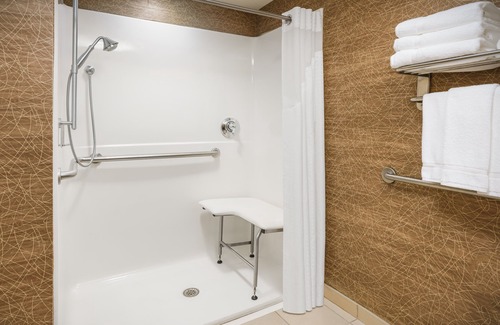 Brockton Hotel | Holiday Inn Express Brockton - Boston by IHG