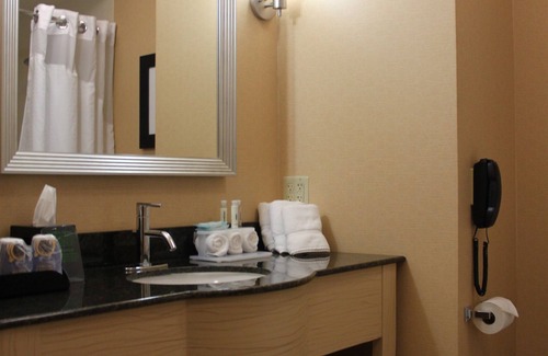Cortland Hotel | Holiday Inn Express Cortland by IHG