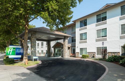 Corvallis Hotel | Holiday Inn Express Corvallis-On the River by IHG