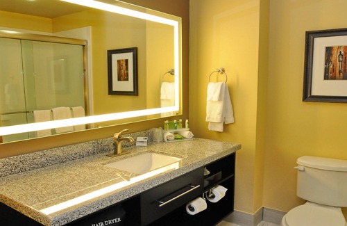 Covington Hotel | Holiday Inn Express Covington-Madisonville by IHG