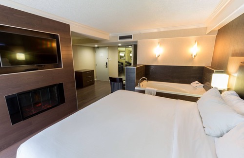 Downtown Edmonton Hotel | Holiday Inn Express Edmonton Downtown by IHG