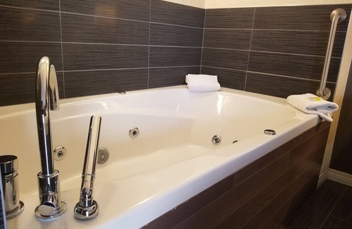 Downtown Edmonton Hotel | Holiday Inn Express Edmonton Downtown by IHG