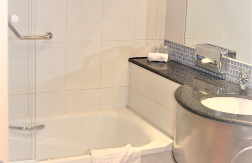 Molins de Rei Hotel | Holiday Inn Express Barcelona - Molins de Rei by IHG