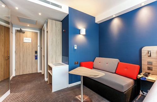 Fleet Hotel | Holiday Inn Express Fleet by IHG