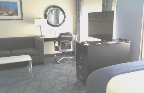 Lawrenceville Hotel | Holiday Inn Express Hotel & Suites Lawrenceville by IHG