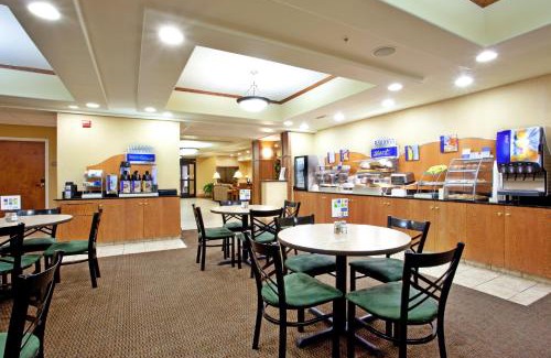 Pounding Mill Hotel | Holiday Inn Express Hotel & Suites Claypool Hill -Richlands Area by IHG