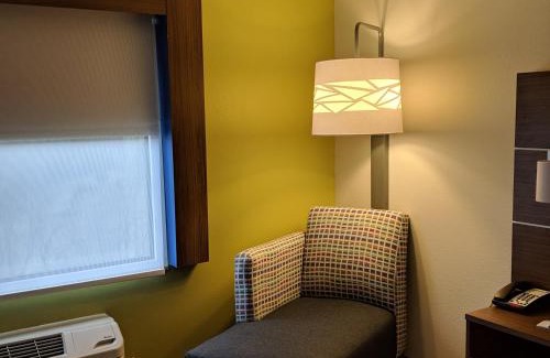 Pounding Mill Hotel | Holiday Inn Express Hotel & Suites Claypool Hill -Richlands Area by IHG