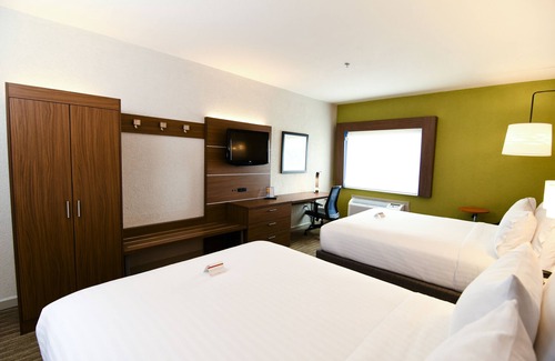Gypsum Hotel | Holiday Inn Express Hotel & Stes Port Clinton-Catawba Island by IHG