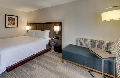 Kettering Hotel | Holiday Inn Express Hotel & Suites Dayton-Centerville by IHG