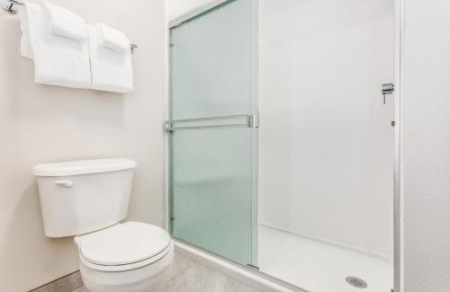 Lake Hallie Hotel | Holiday Inn Express Hotel & Suites Eau Claire North by IHG