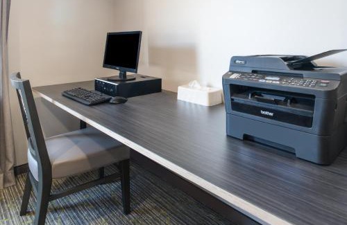 Burlington Hotel | Holiday Inn Express Hotel & Suites Burlington by IHG