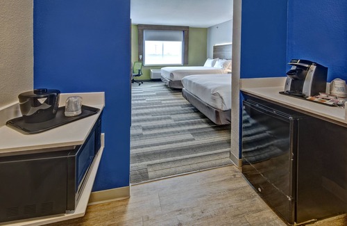 Corsicana Hotel | Holiday Inn Express Hotel & Suites Corsicana by IHG