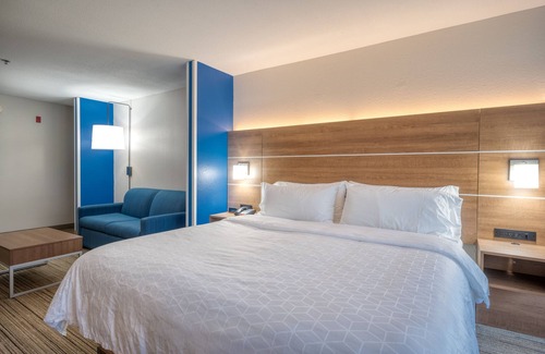 Greenville Hotel | Holiday Inn Express Hotel & Suites Greenville by IHG