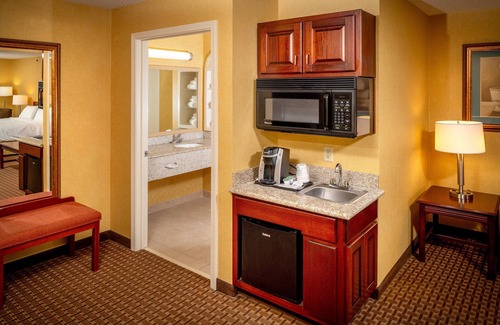 Bonnyman Hotel | Holiday Inn Express Hotel & Suites Hazard by IHG