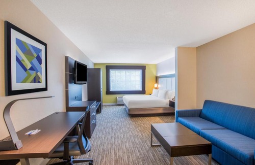 Hudson Hotel | Holiday Inn Express Hotel & Suites Boston - Marlboro by IHG