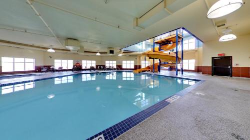Nisku Hotel | Holiday Inn Express Hotel & Suites - Edmonton International Airport by IHG