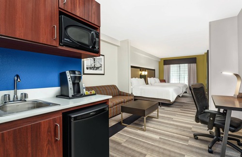 Florence Hotel | Holiday Inn Express Hotel & Suites Florence I-95 at Hwy 327 by IHG