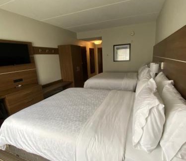Warrenton Hotel | Holiday Inn Express Hotel & Suites Warrenton by IHG