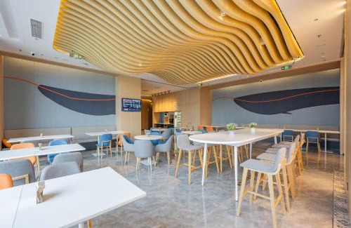 Longgang District Hotel | Holiday Inn Express Huludao Seaview by IHG