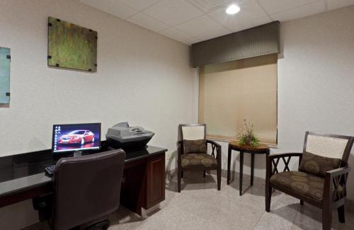 Newton Falls Hotel | Holiday Inn Express Lordstown-Newton Falls/Warren by IHG
