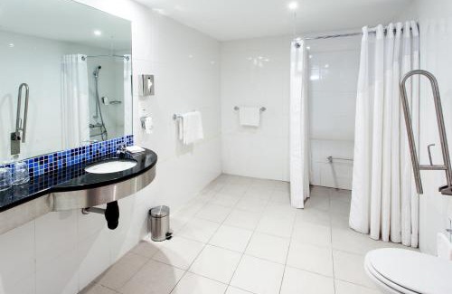 Paco De Arcos Hotel | Holiday Inn Express Lisbon-Oeiras by IHG