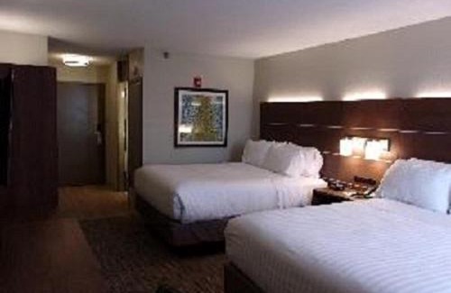 Bashford Manor Hotel | Holiday Inn Express Louisville Airport Expo Center by IHG