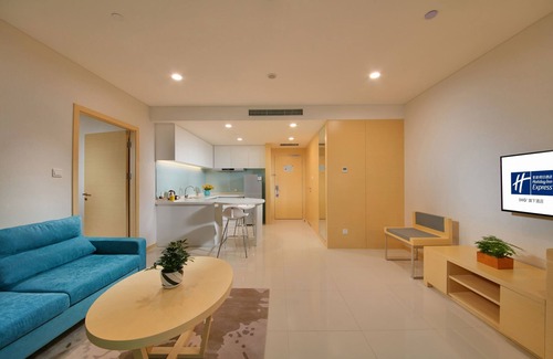 Yichuan County Hotel | Holiday Inn Express Luoyang Yichuan by IHG
