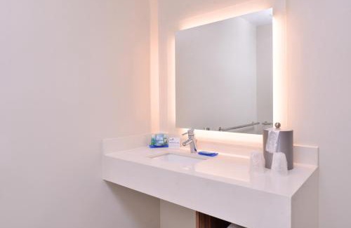 Arts/Warehouse District Hotel | Holiday Inn Express New Orleans - Arts District by IHG