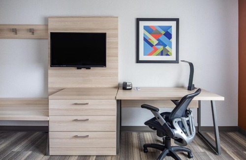Ontario Hotel | Holiday Inn Express Ontario by IHG
