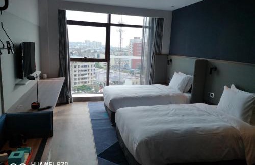 Chengdu Hotel | Holiday Inn Express Pengzhou Downtown by IHG