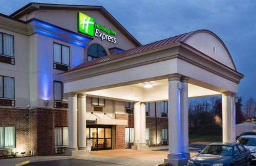 Princeton Hotel | Holiday Inn Express Princeton/I-77 by IHG