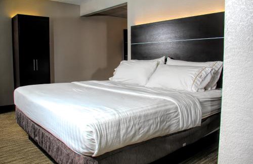 North Greece Hotel | Holiday Inn Express Rochester - Greece by IHG