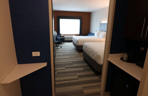 Coffeyville Hotel | Holiday Inn Express & Suites Coffeyville by IHG