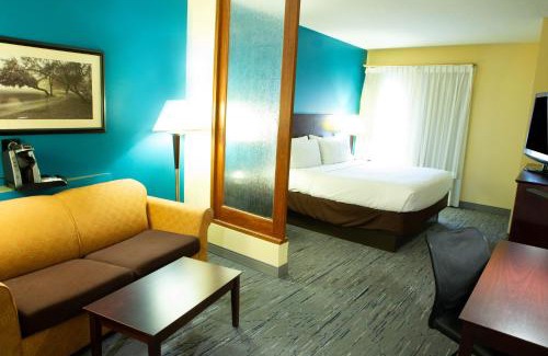 Rossville Hotel | Holiday Inn Express & Suites Harrisburg West