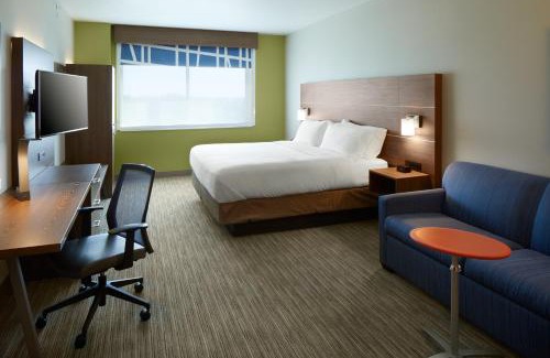 West Chester Hotel | Holiday Inn Express & Suites - Cincinnati North - Liberty Way by IHG