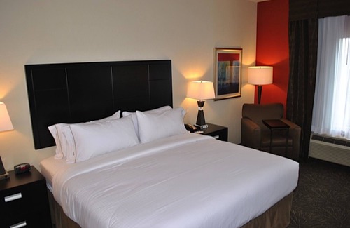 Salem Hotel | Holiday Inn Express Salem by IHG